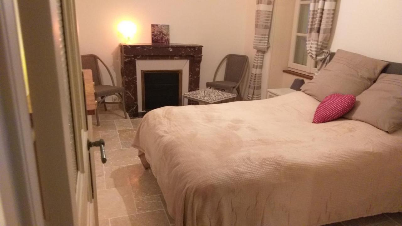 Le Gite Au Pied Du Chateau De Chaumont Экстерьер фото
